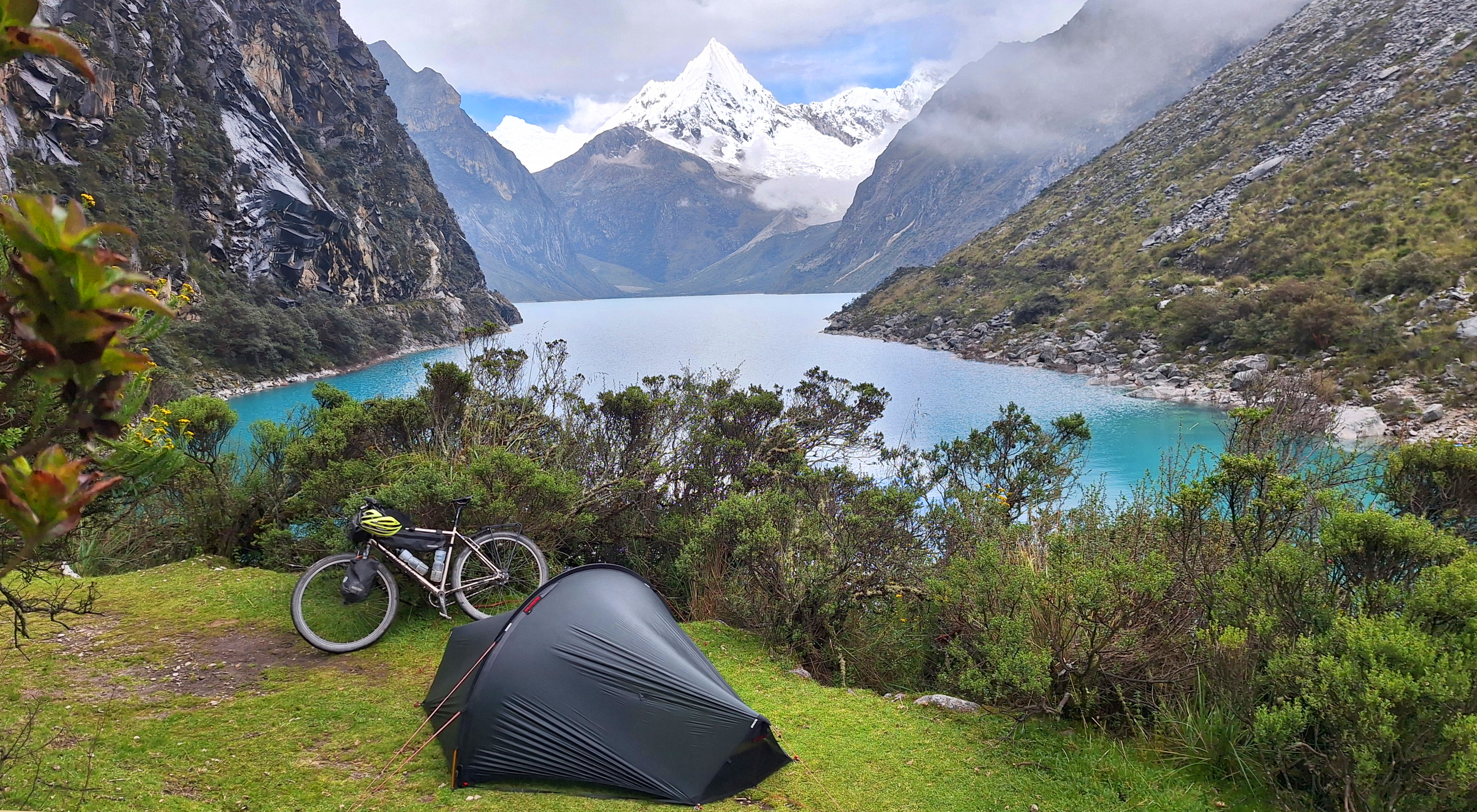 Mikel Bringas. Dos rutas en bicicleta por los Andes de Perú.