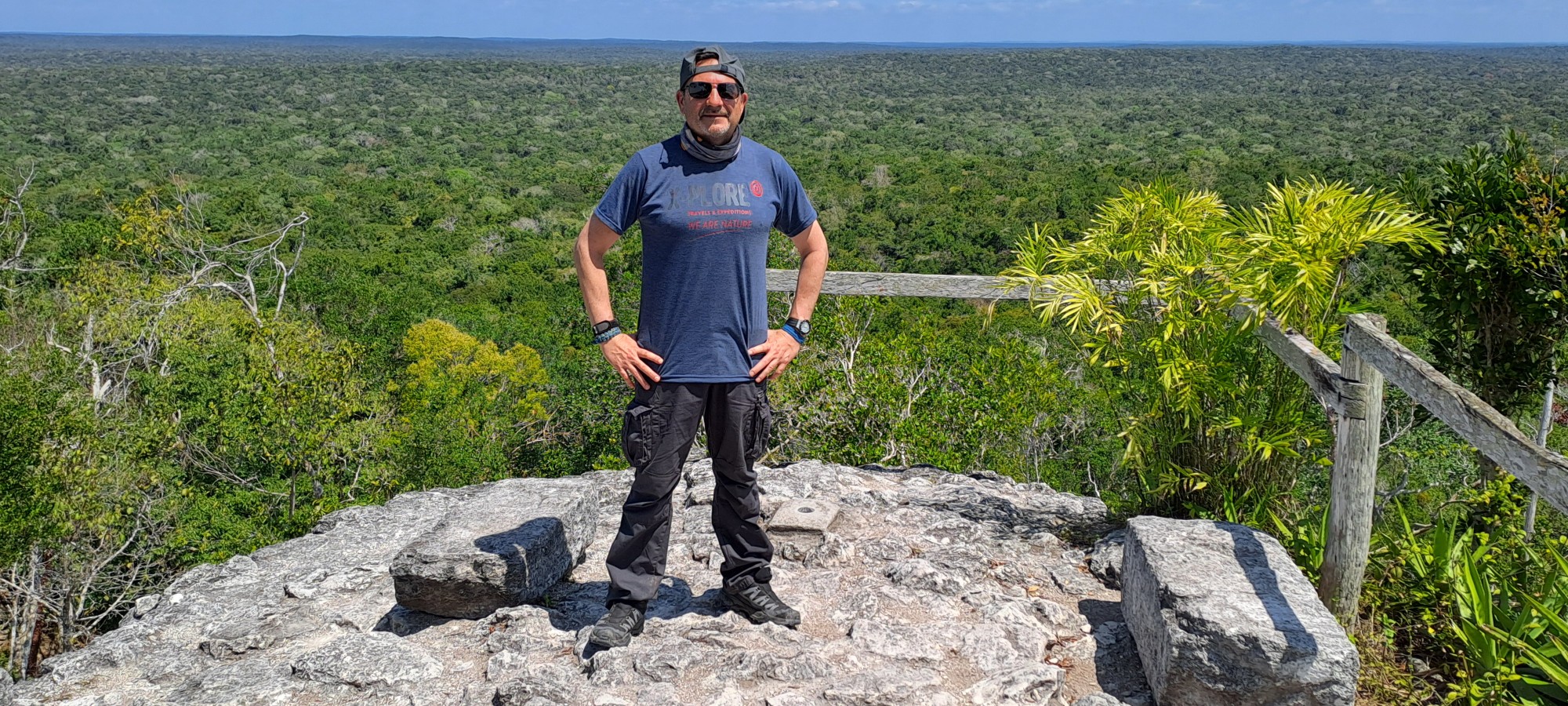 Francesc Bailón Trueba. Trekking a “El Mirador”. Ciudad maya de 3000 años de antigüedad.